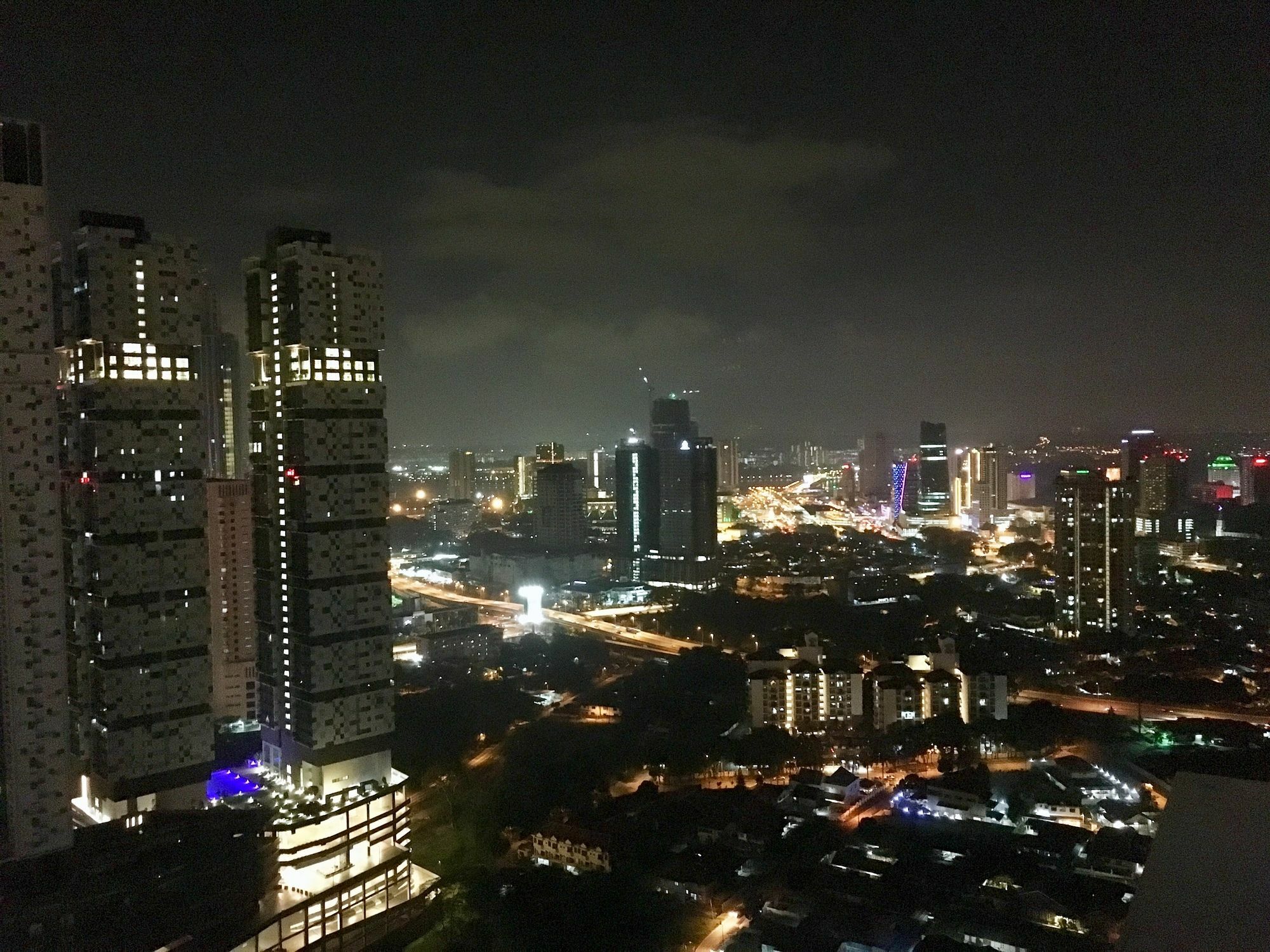 Pinnacle Tower Apartment Stay By Feel Suites Johor Bahru Zewnętrze zdjęcie