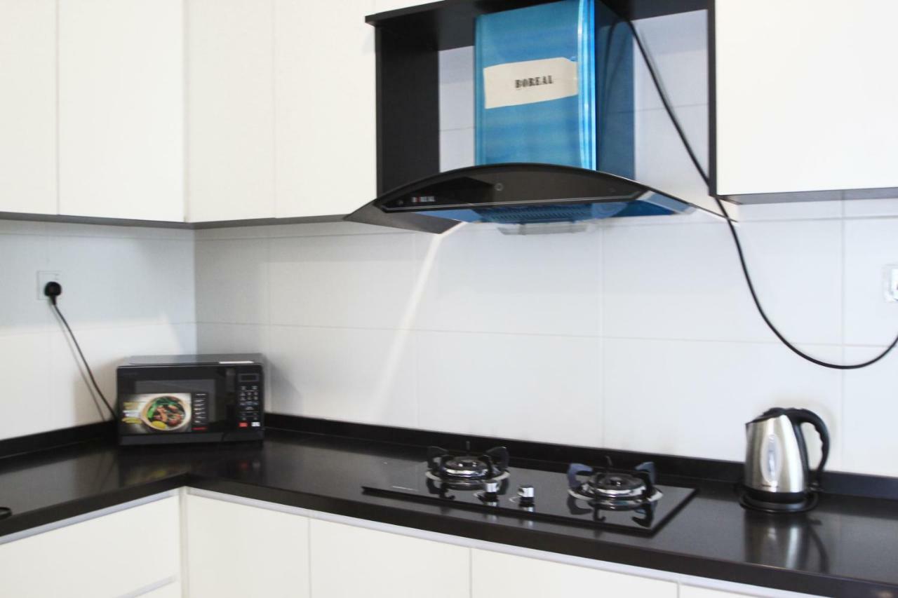 Pinnacle Tower Apartment Stay By Feel Suites Johor Bahru Zewnętrze zdjęcie