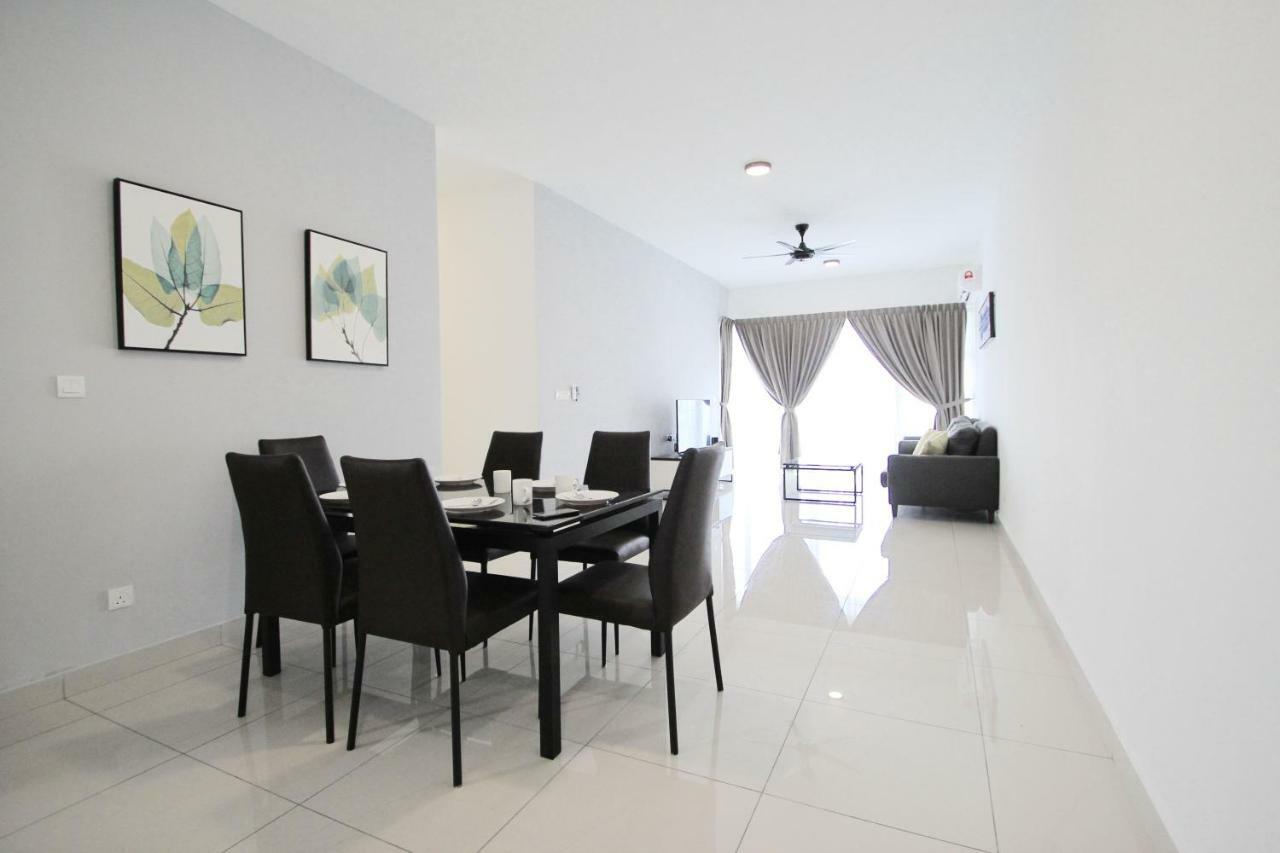 Pinnacle Tower Apartment Stay By Feel Suites Johor Bahru Zewnętrze zdjęcie