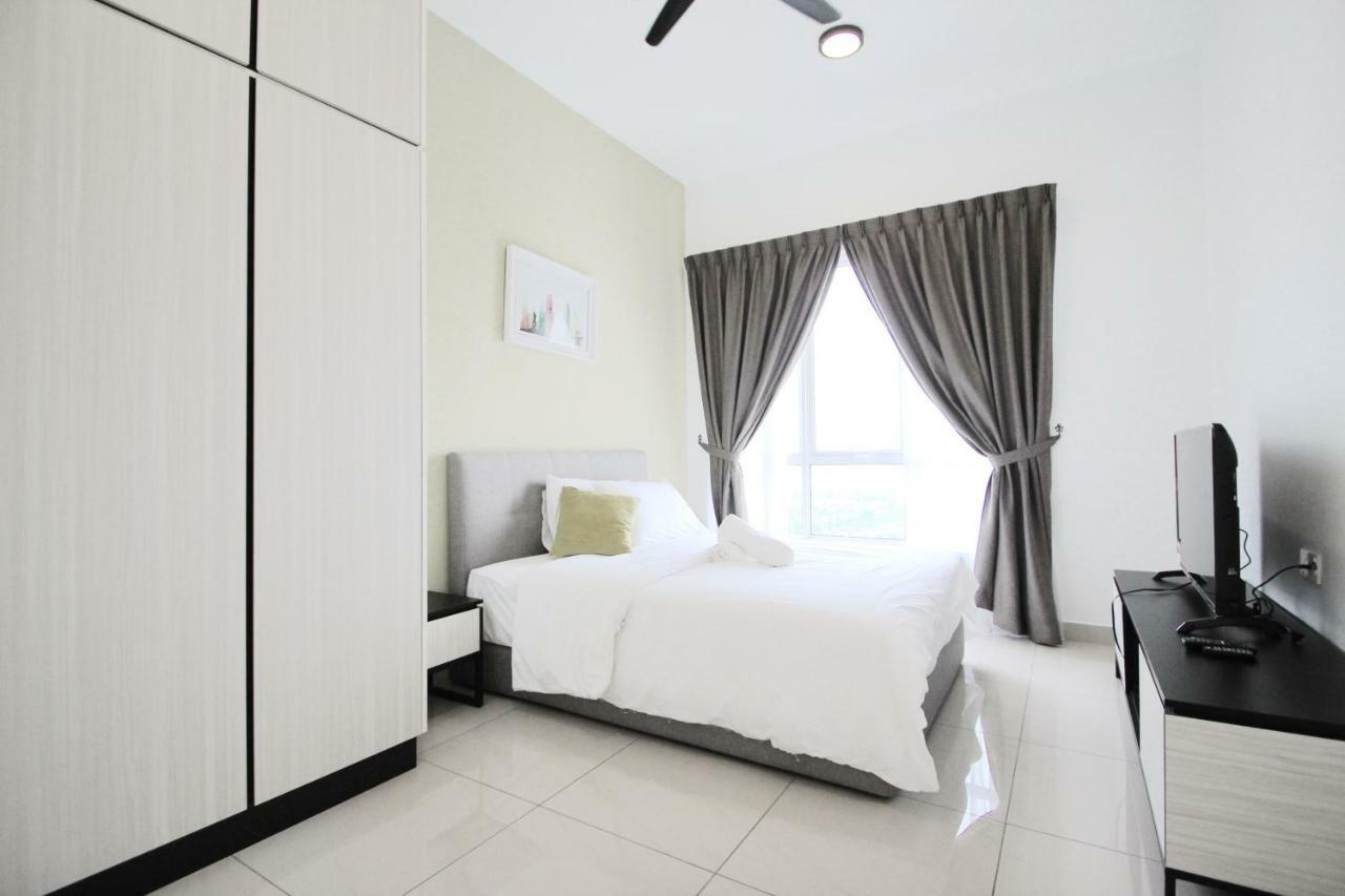Pinnacle Tower Apartment Stay By Feel Suites Johor Bahru Zewnętrze zdjęcie